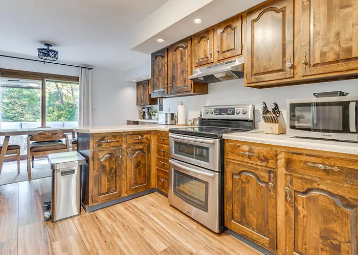 4 Mi To Capitol: Spacious W/ Deck * Springfield