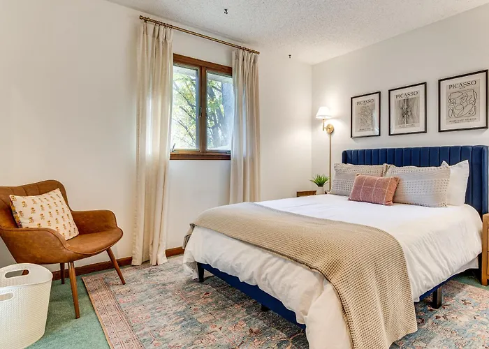 4 Mi To Capitol: Spacious W/ Deck Сasa de vacaciones Springfield