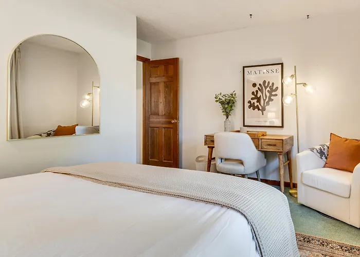 4 Mi To Capitol: Spacious W/ Deck Сasa de vacaciones Springfield